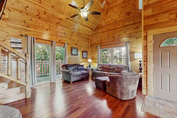 Black Bear Hideaway Cabin photo 3