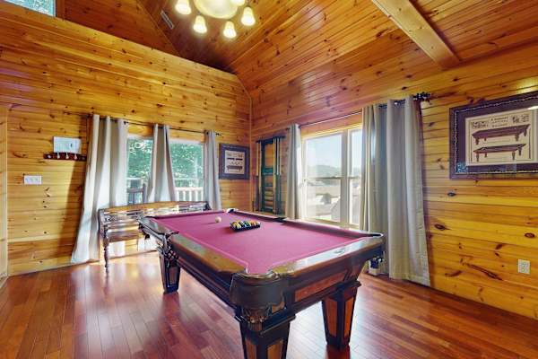 Black Bear Hideaway Cabin photo 5