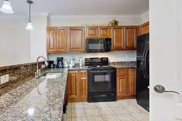 Summit Manor Condo 2011 photo 2