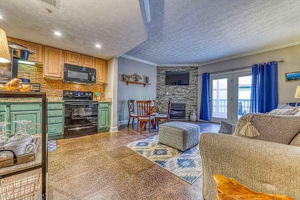Golf View Resort Condo #2404 photo 3