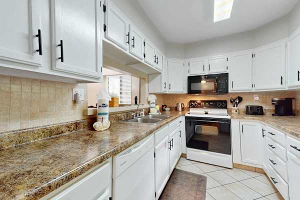 Edelweiss Condos – 3 Cubs Den photo 4