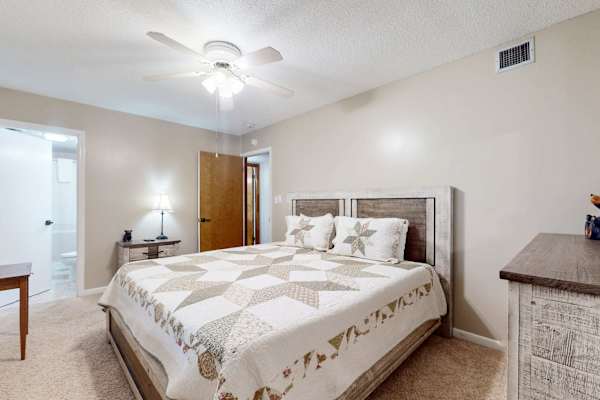Edelweiss Condos – 3 Cubs Den photo 5
