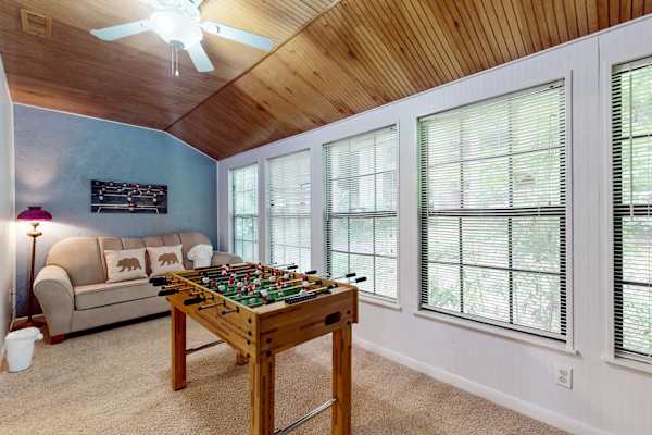 Edelweiss Condos – 3 Cubs Den photo 3