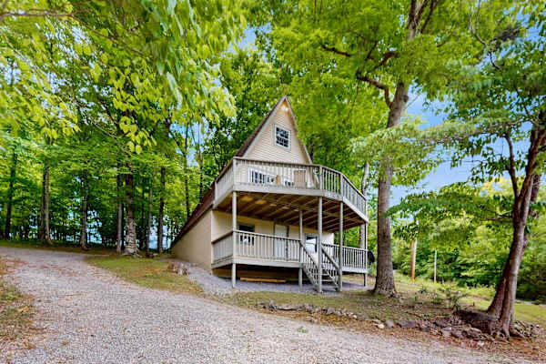 RelaxAwhile Cabins-GetAway Grove photo 2
