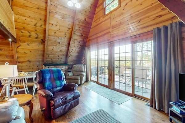 RelaxAwhile Cabins-GetAway Grove photo 3