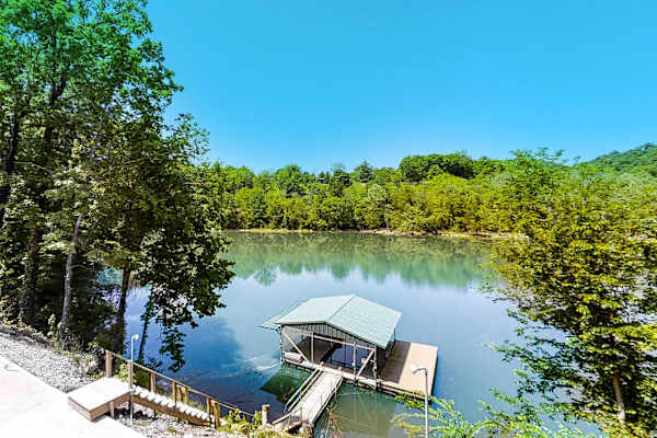 Camp Rampe Lakefront Cabin photo 2