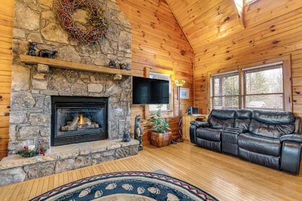 Arrowhead – Papaw’s Bear Den Cabin photo 3