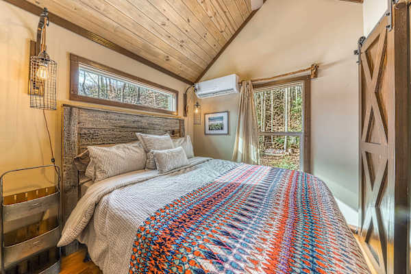 Smoky Mountain Tiny Home photo 3