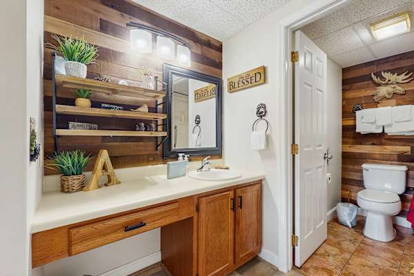 Rivers Edge Condo 407 photo 5