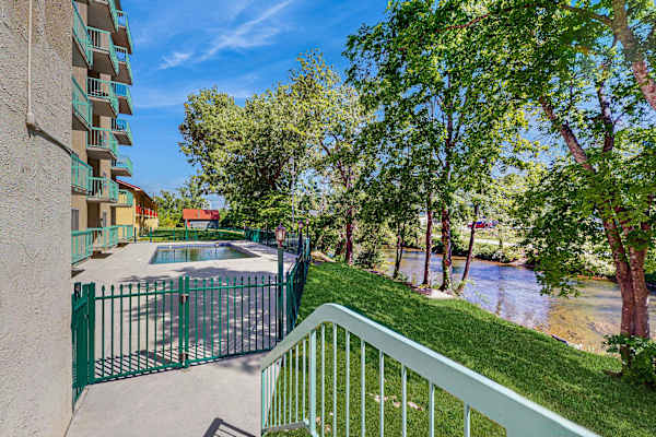 Rivers Edge Condo 206 photo 4