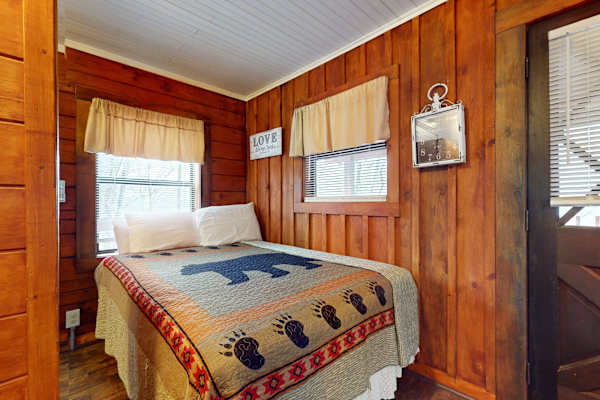 Cozy Cabin photo 3