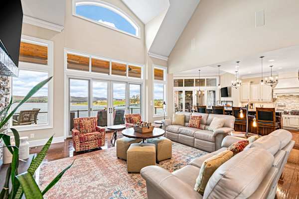 Lakefront Haven photo 3