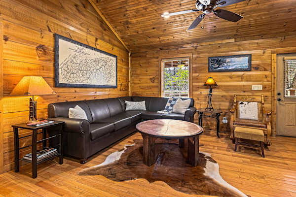 Waters Edge Cabin photo 4