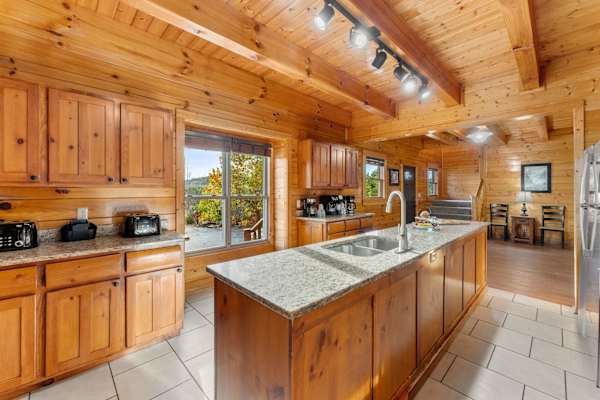 Legacy Mountain Resort – Right on Top of the World photo 5