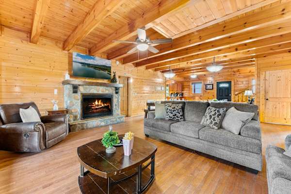 Legacy Mountain Resort – Right on Top of the World photo 4