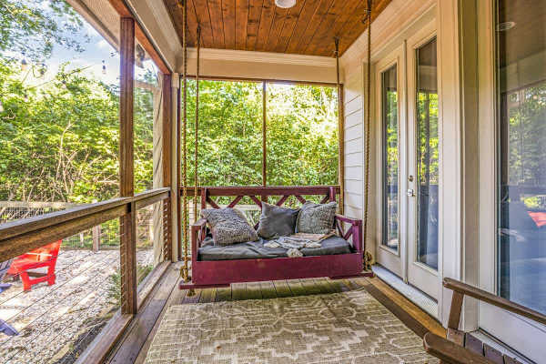 Downtown Franklin Contemporary Cottage photo 2