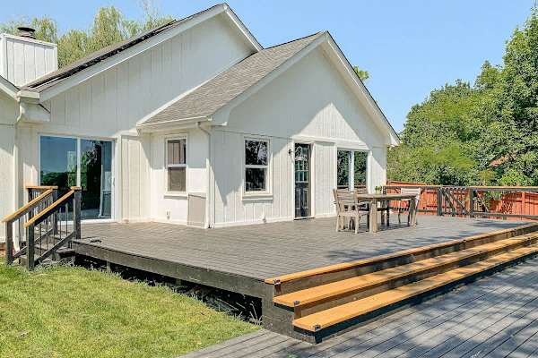 Inglewood Riverfront Retreat photo 3