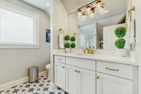 The Livery on 5th, Unit B photo 5