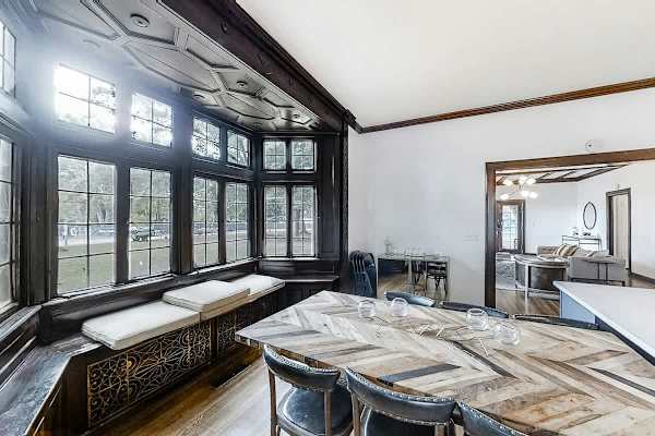 The Howe House photo 4