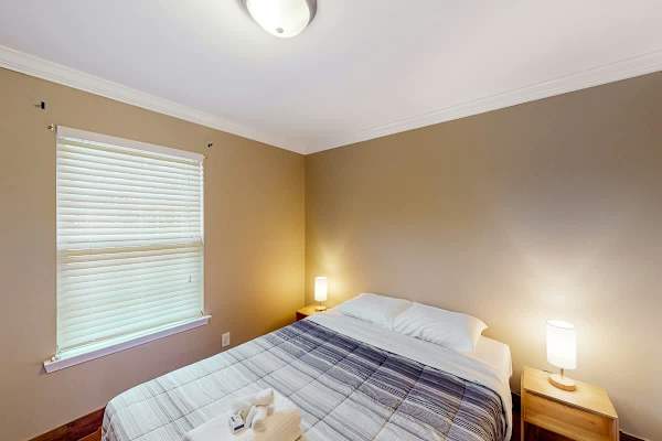 Madison Manor photo 5