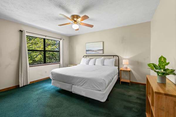 Pinecrest B photo 2