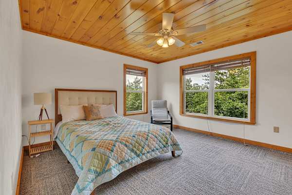 Whispering Pines Retreat photo 4