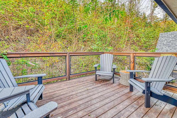 The Blue Spruce Creekside Chalet Near Downtown photo 5