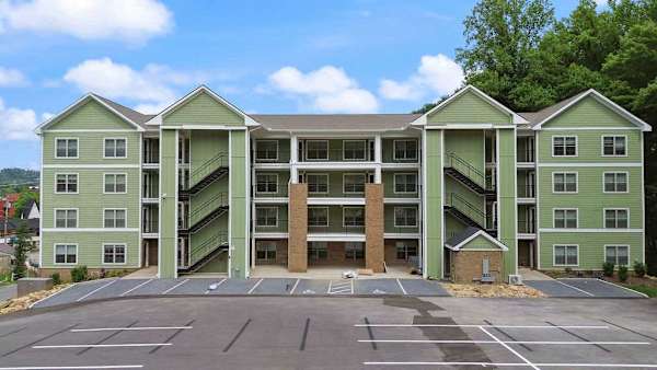 Smokies Edge Condo 1302 photo 4