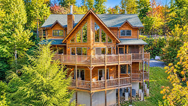Smokey’s Lodge photo 2