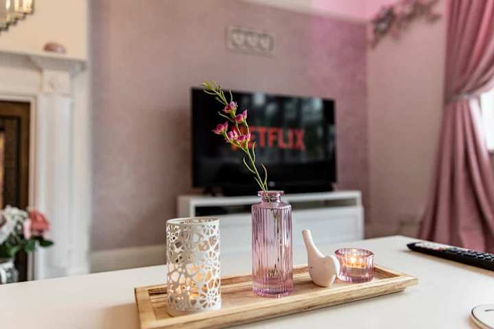 55" Smart TV with all your favourite streaming services