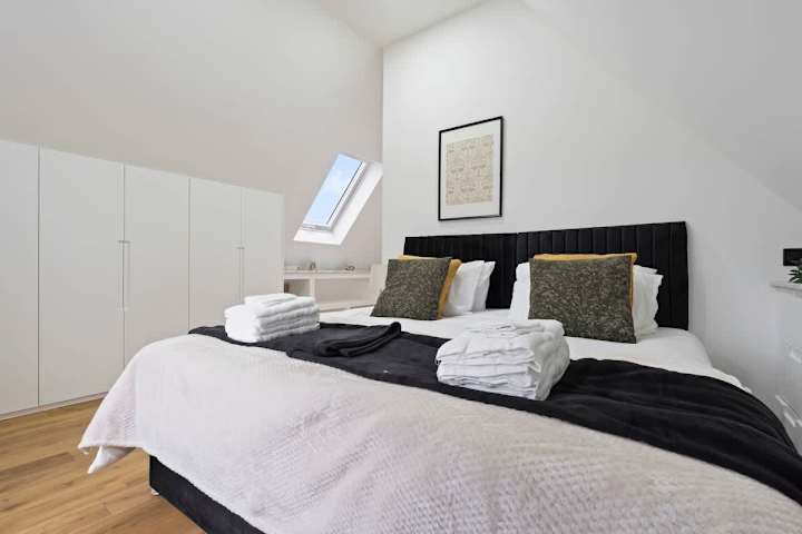 Beautiful suite with skylight and plenty of storage
