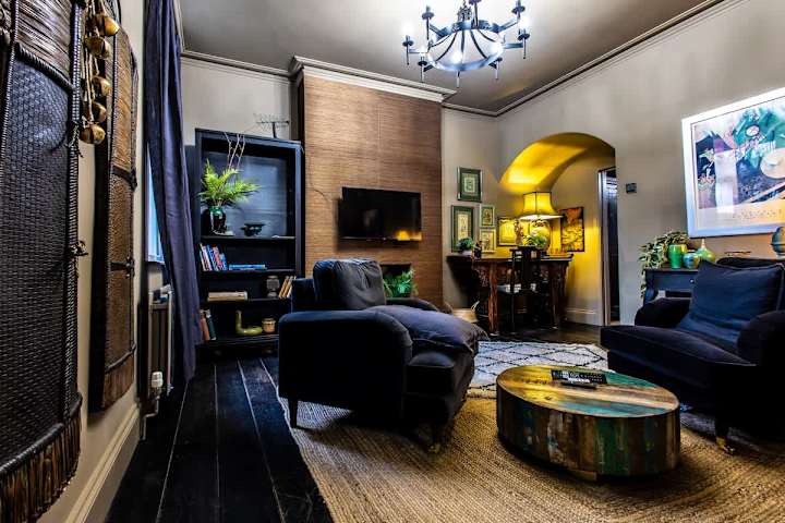 Chic & Stylish Apartment · Olive 77