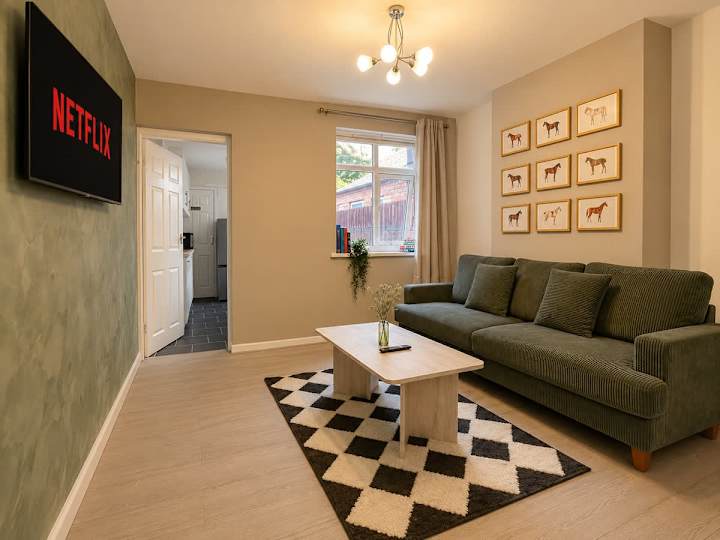 2 Bed Home w/ Street Parking