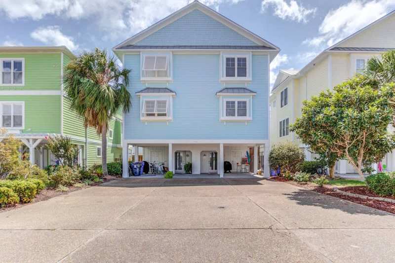 One Block to the beach, photo 2