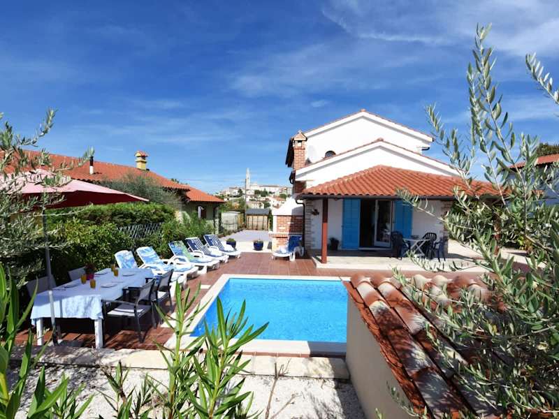 Villa Cherry House with pool property photo 1