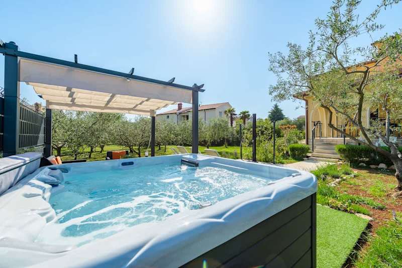 Apartment Josipa with Whirpool in Porec property photo 1