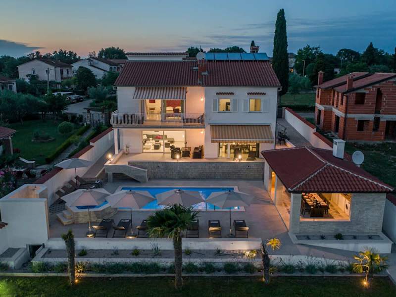 Villa Anela with pool in Porec