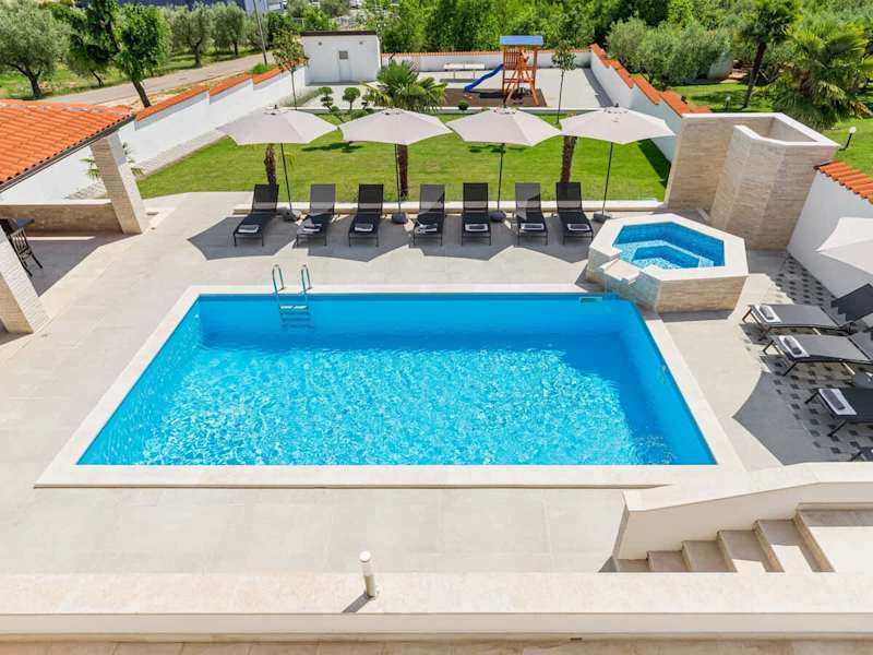 Villa Anela with pool in Porec
