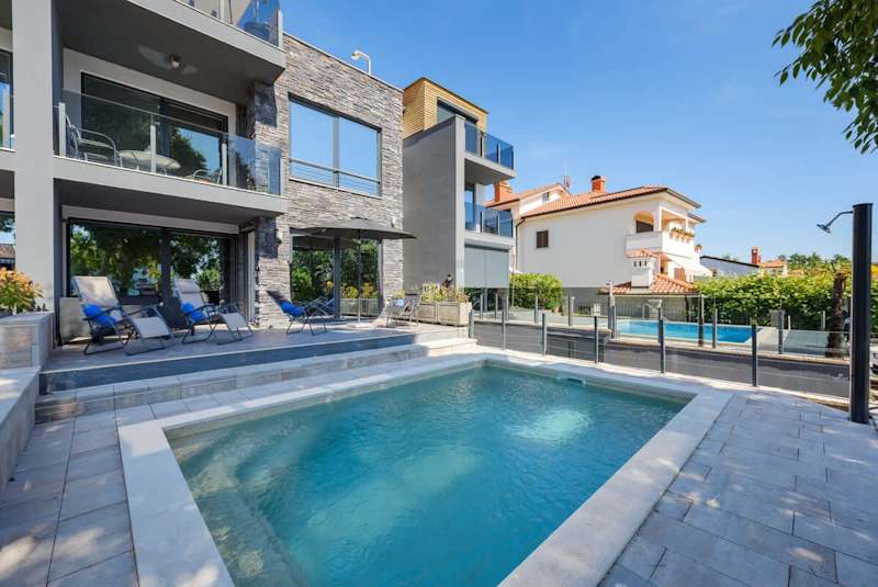 Apartment Monika with private pool in Porec property photo 3