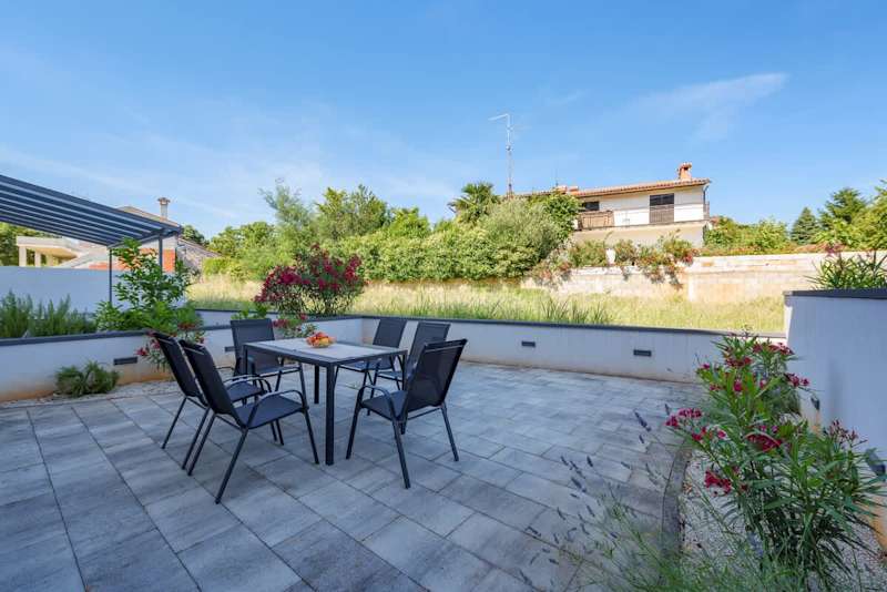 Apartment Monika with private pool in Porec property photo 4