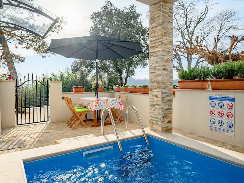 Casa Piccola Leona with pool in Groznjan property photo 3
