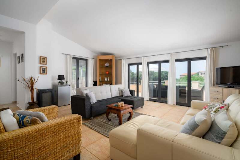 Apartment Panous 3 property photo 1