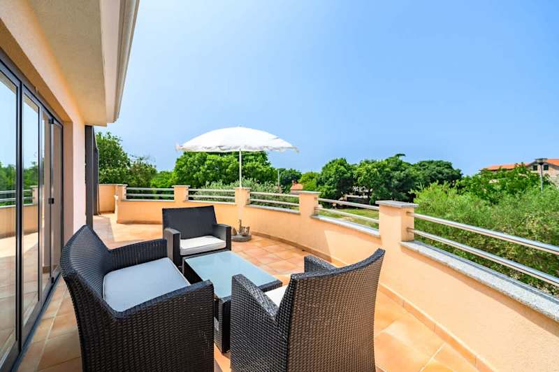 Apartment Panous 3 property photo 4