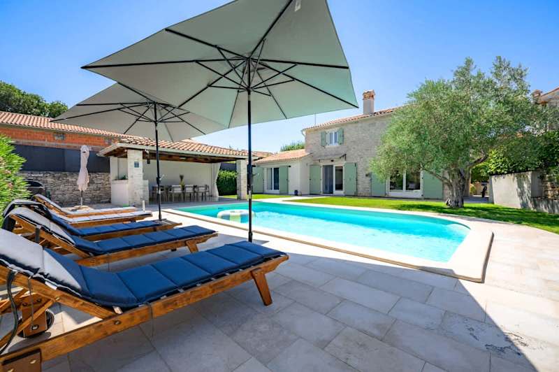 Villa Veromi with heated pool in Istria