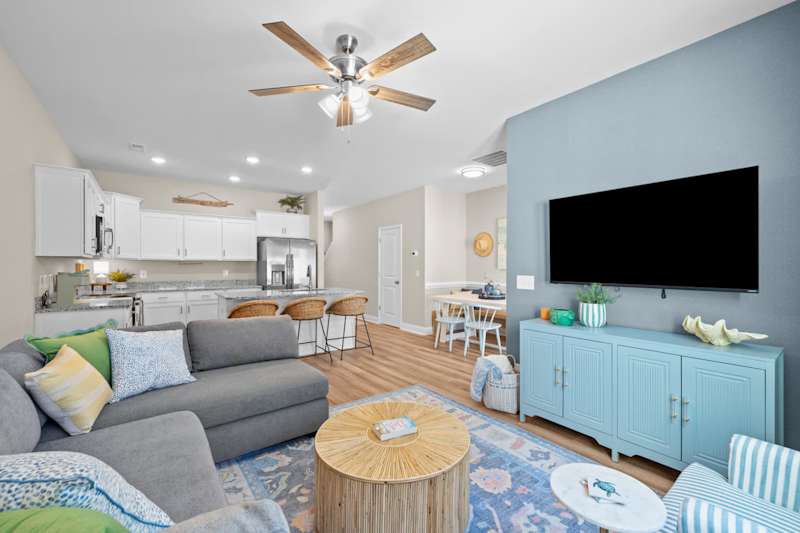 Modern Retreat Minutes to Emerald Isle Beach Villa, photo 2