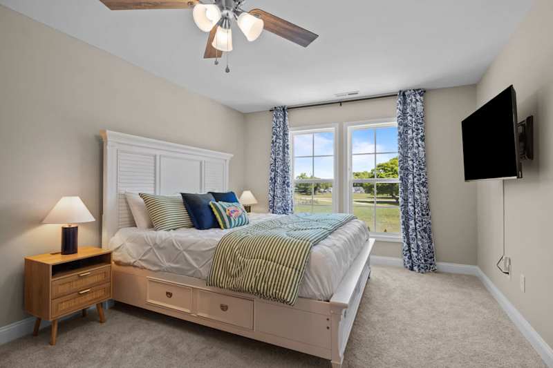 Modern Retreat Minutes to Emerald Isle Beach Villa, photo 4