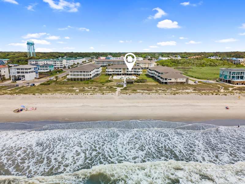 Southern Shores, Oak Island Oceanfront with Pool, Villa