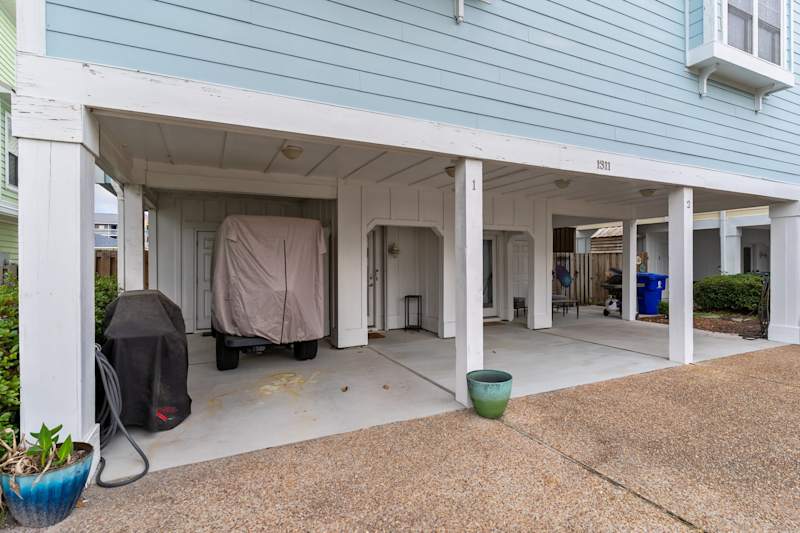 Steps to the Sand in Carolina Beach, Sleeps 10! Villa, photo 5
