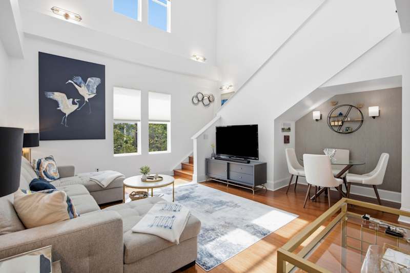 Brooklyn Arts Condo | Walk to Live Oak & Dining