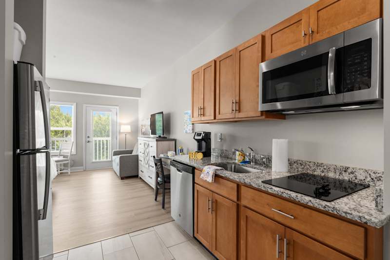 Riverfront King Condo | Pool + Southport, photo 4
